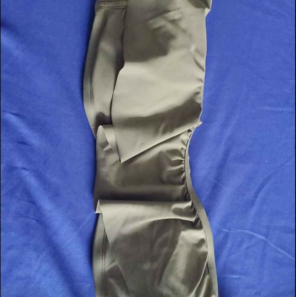 Hollister off shoulder olive bikini top size Large